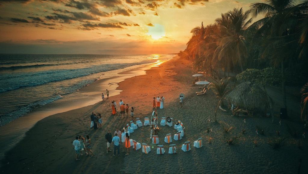 Clandestino Beach Resort Parrita Extérieur photo