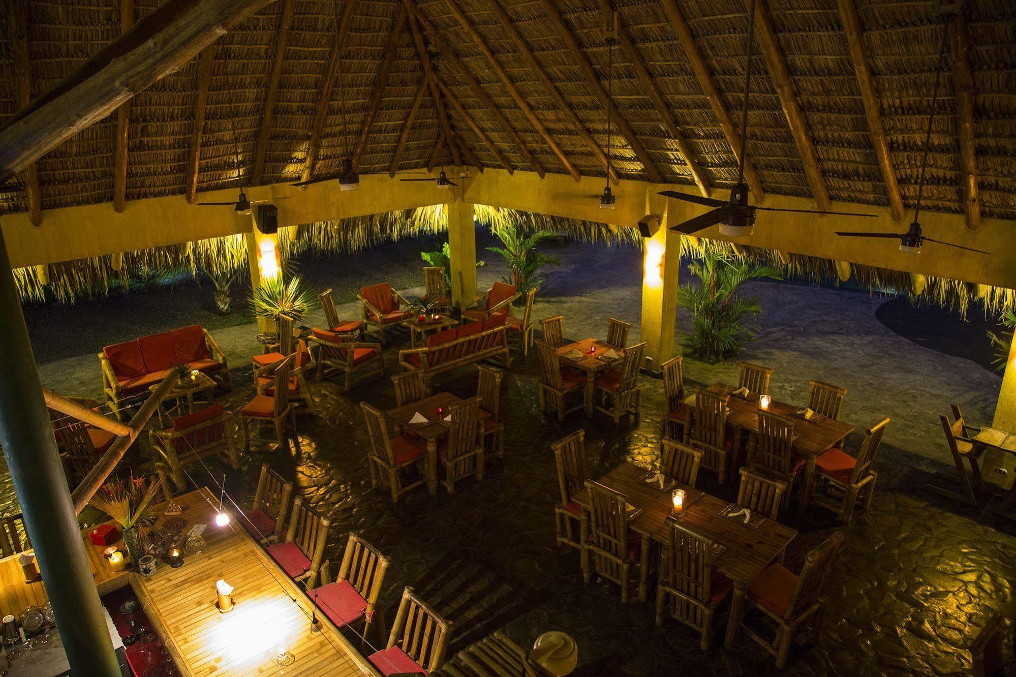Clandestino Beach Resort Parrita Extérieur photo
