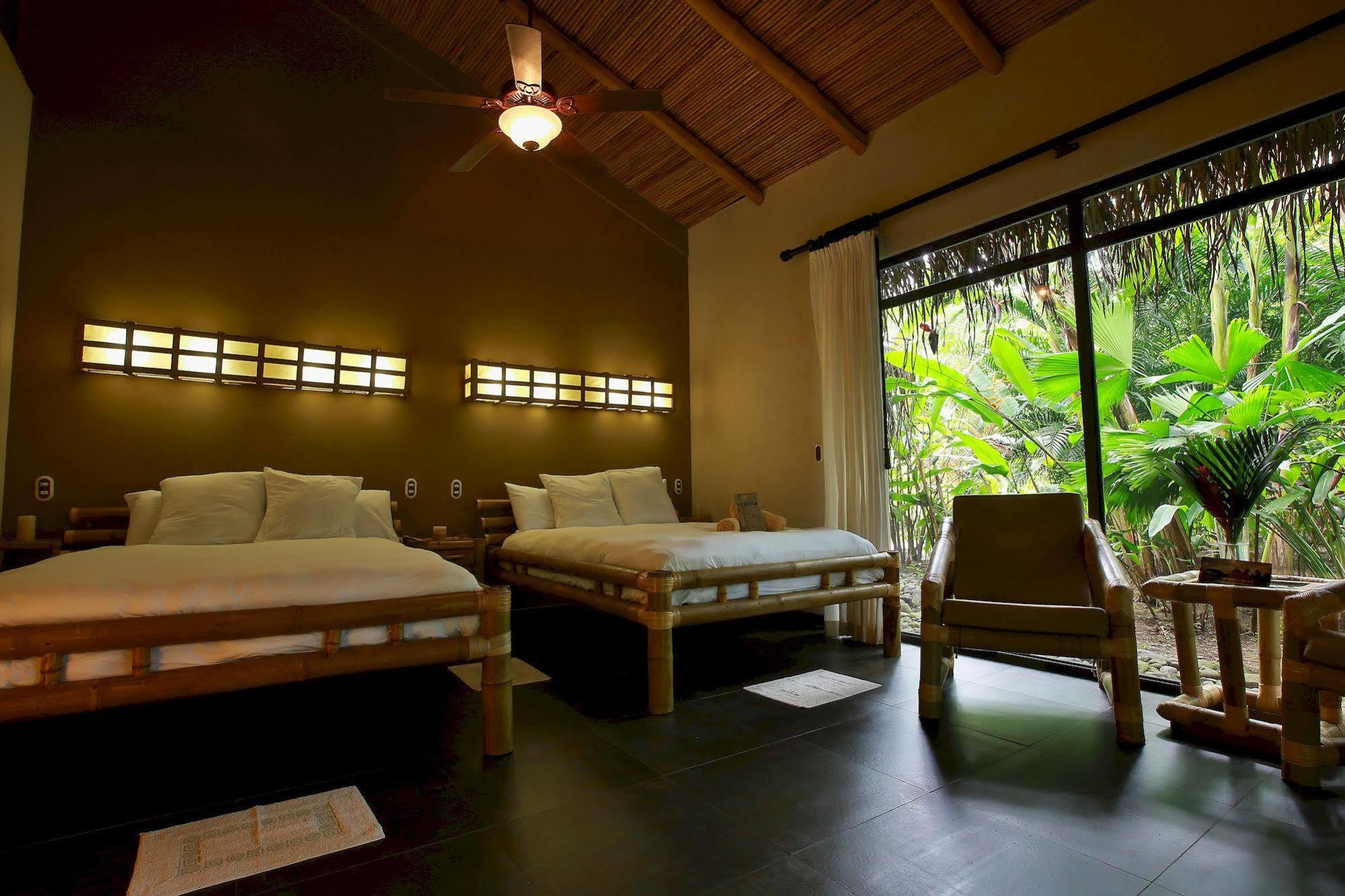 Clandestino Beach Resort Parrita Extérieur photo